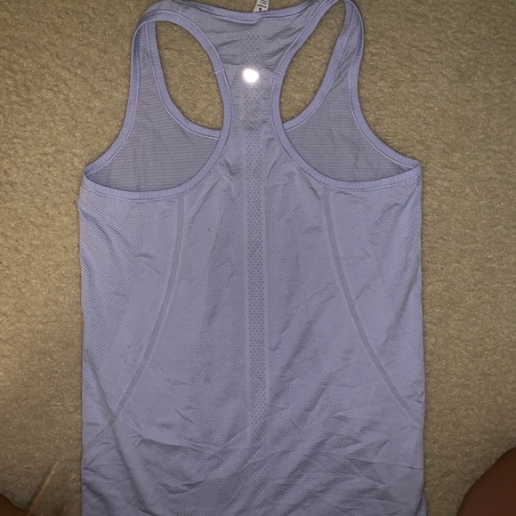 Lululemon athletic top - Picture 4 of 4